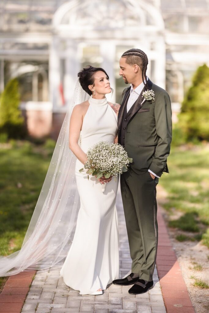 wedding portraits at mansion at west sayville with Long Island couple