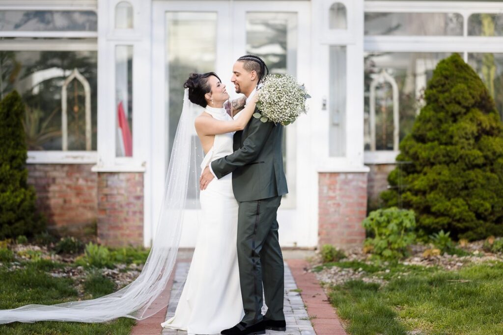 wedding portraits at mansion at west sayville